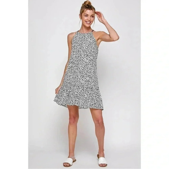 Caramela large animal print halter dress. - Picture 4 of 10